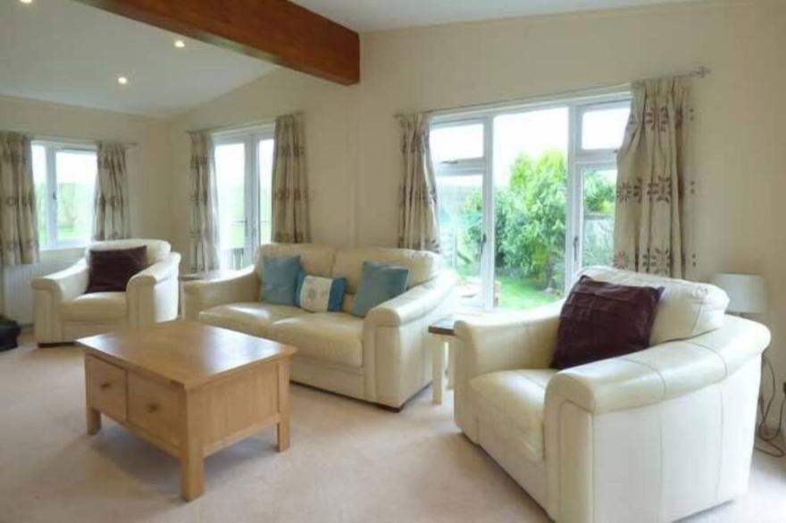 THE LODGE, family friendly, with a garden in Looe