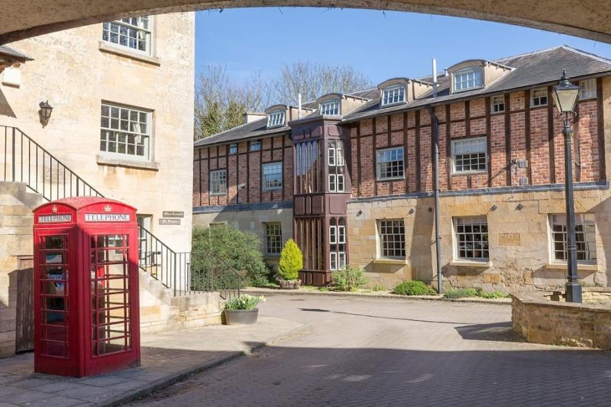 A sudeley castle cottage that sleeps 4 guests  in 2 bedrooms