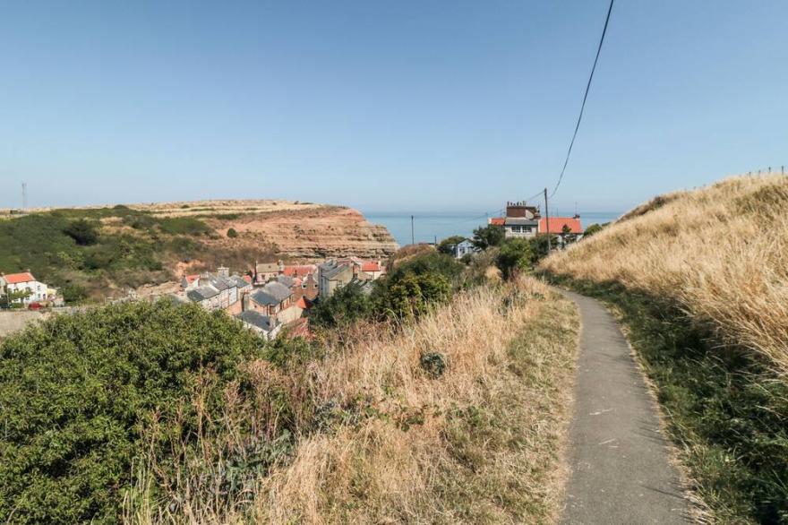 GRIMES NOOK, pet friendly, character holiday cottage in Staithes