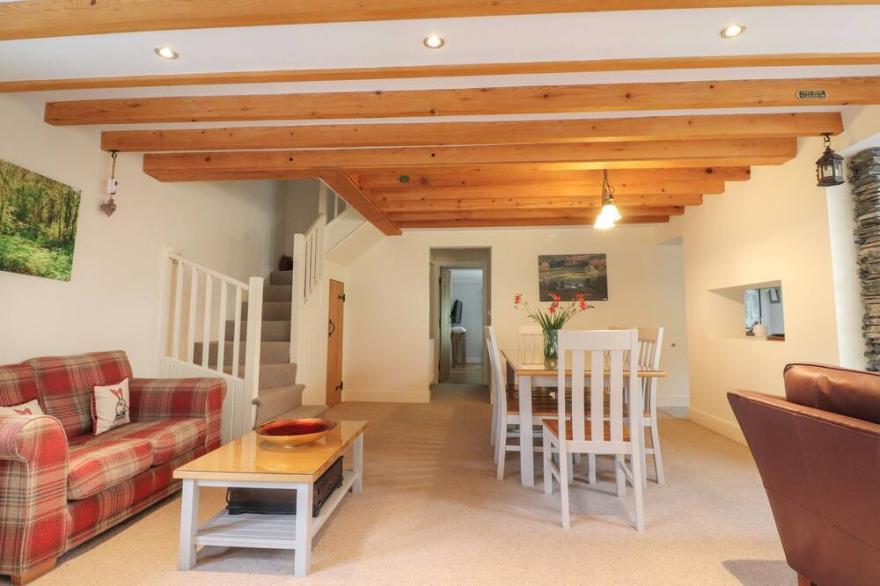 BOBBIN MILL COTTAGE, family friendly, with open fire in Lakeside