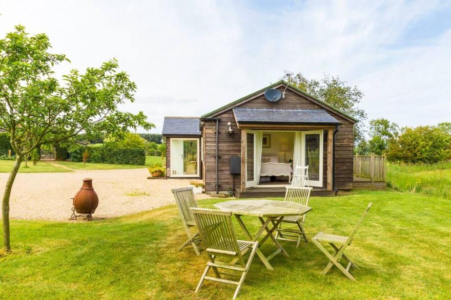 NEWTON RETREAT, family friendly, luxury holiday cottage in Embleton