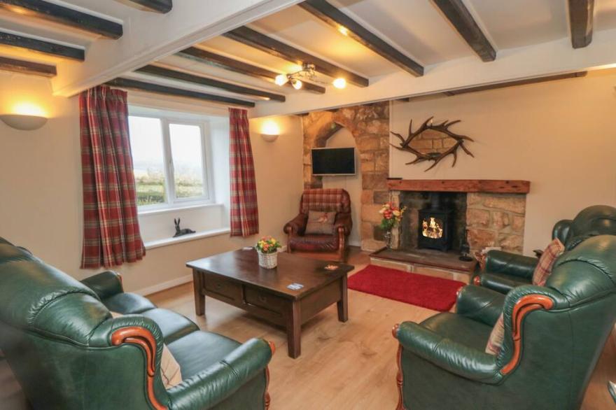 TIDKINHOW FARM, pet friendly, with open fire in Guisborough