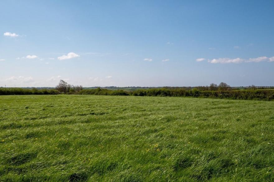 Meadow Cottage - One Bedroom House, Sleeps 2