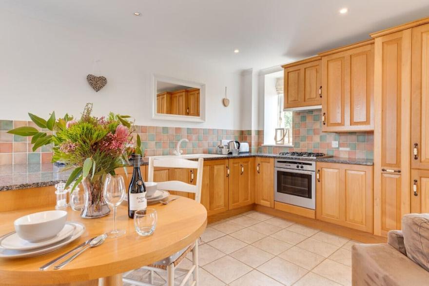 Meadow Cottage - One Bedroom House, Sleeps 2