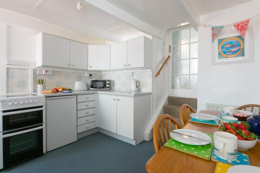 85 Back Road East -  Sleeps 4 - Central St Ives