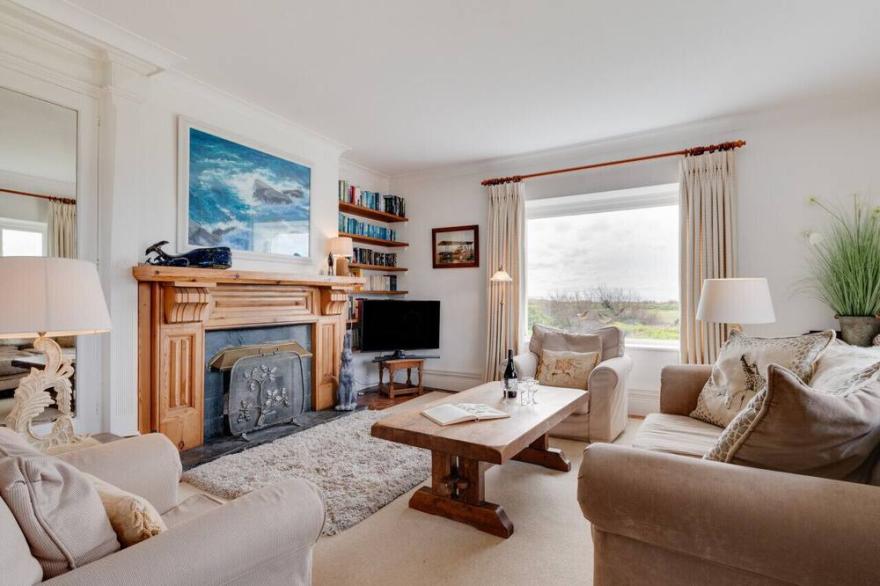 The Redlands - Four Bedroom House, Sleeps 8