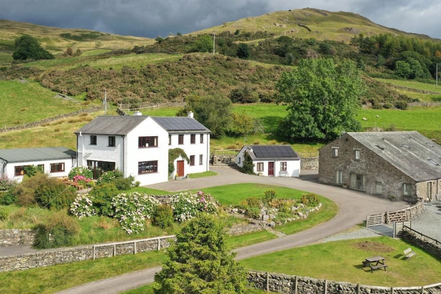 GHYLL BANK HOUSE, pet friendly, with open fire in Staveley
