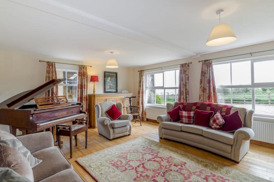 BOUSDALE MILL COTTAGE, family friendly, with open fire in Great Ayton