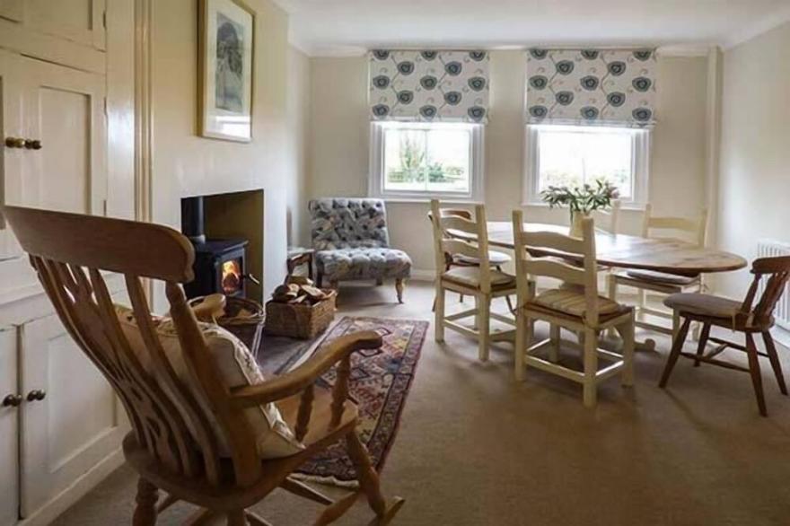 THE EAST WING COTTAGE, pet friendly, with open fire in Thirsk