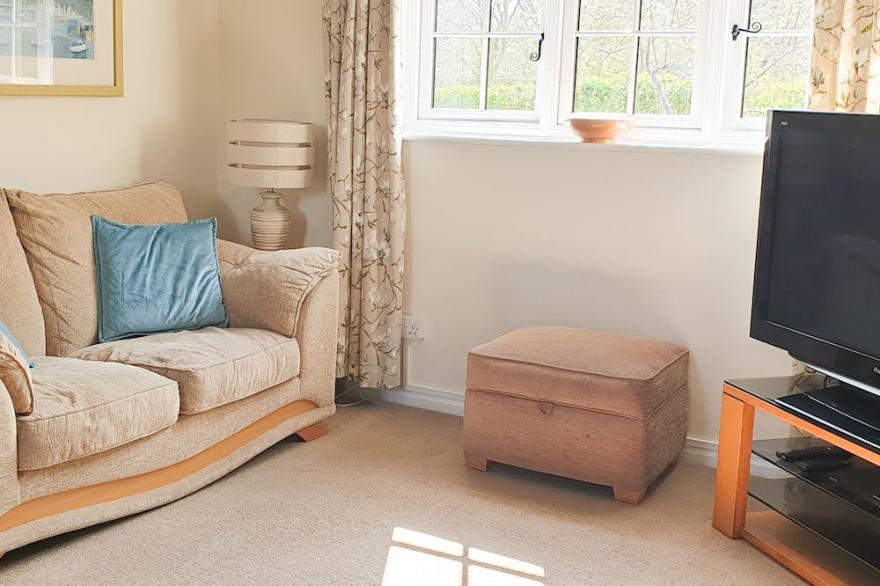 SHEPHERD'S COTTAGE, family friendly, with a garden in Bridlington