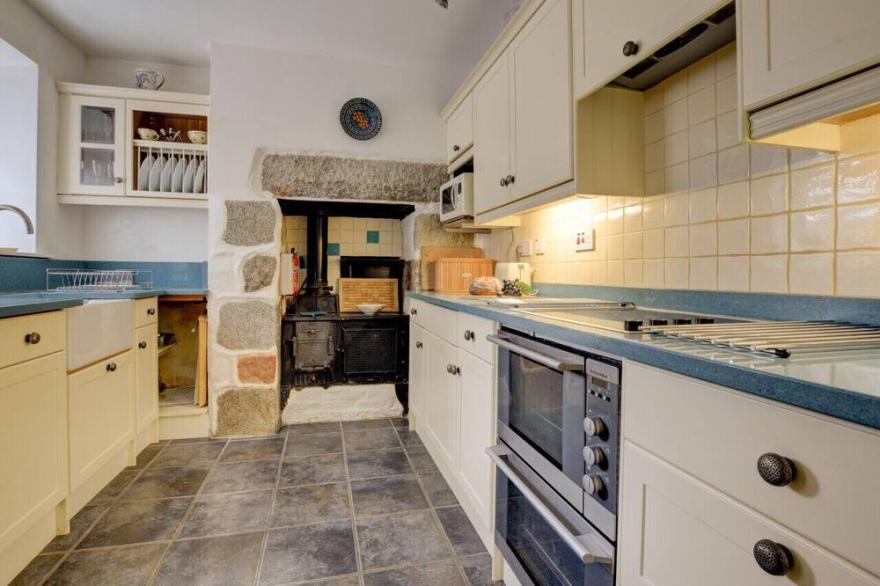 Tigh-na-Mara - Two Bedroom House, Sleeps 4