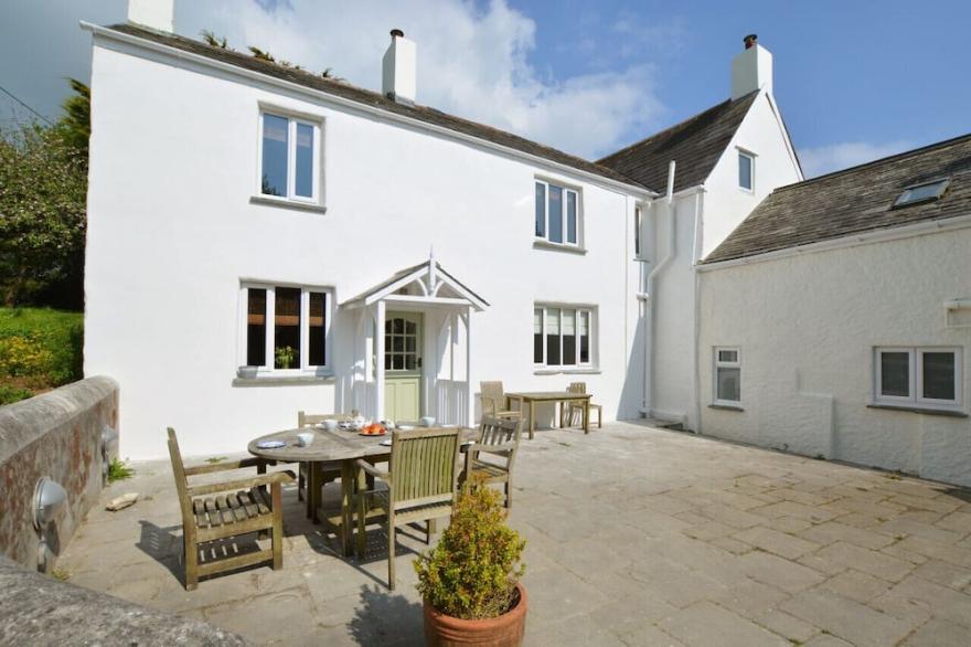 Higher Tiscott - Four Bedroom House, Sleeps 8