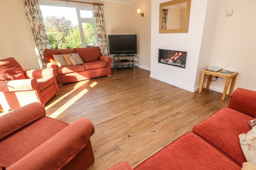 TWO THREES, family friendly, with a garden in Rosudgeon
