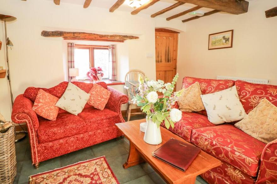 STABLE END COTTAGE, family friendly, with open fire in Nether Wasdale