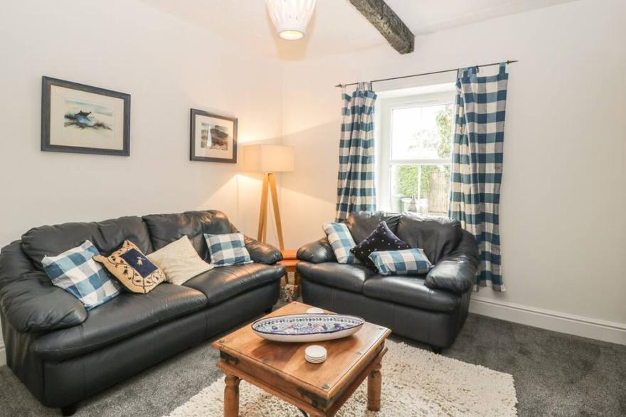 PEAR TREE FARM COTTAGE, pet friendly in Bowness-On-Solway