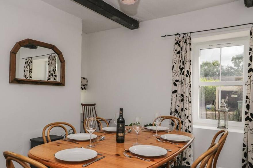 PEAR TREE FARM COTTAGE, pet friendly in Bowness-On-Solway