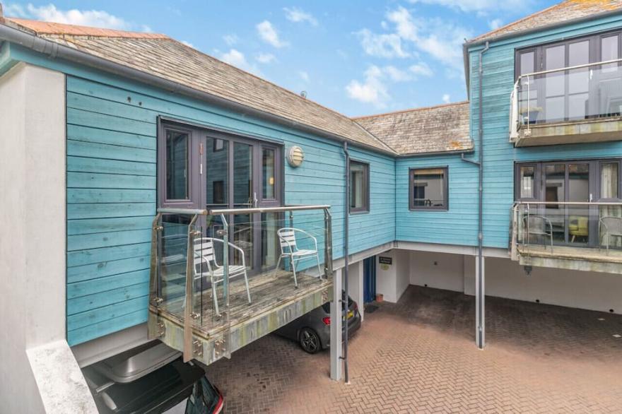 6 St Elvan's - Two Bedroom Apartment, Sleeps 4
