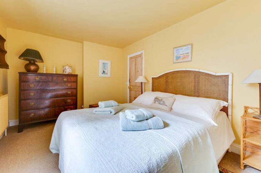 Crag Cottage - Two Bedroom House, Sleeps 4