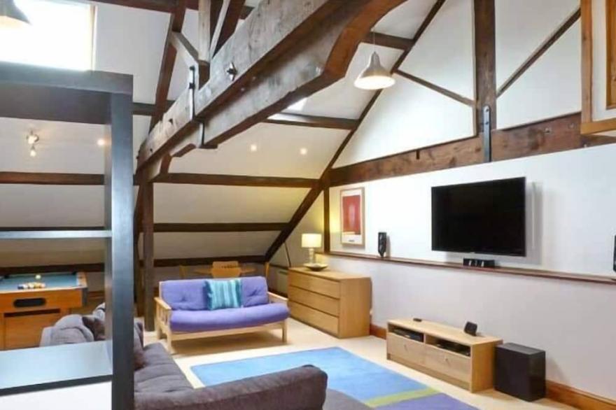 RIVERSIDE WALK, family friendly, luxury holiday cottage in Airton