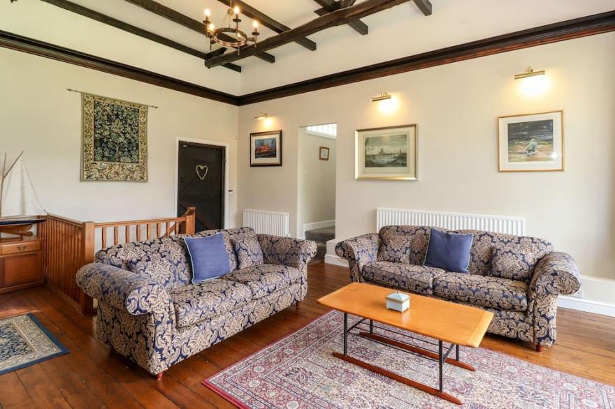 HOW END, family friendly, character holiday cottage in Braithwaite