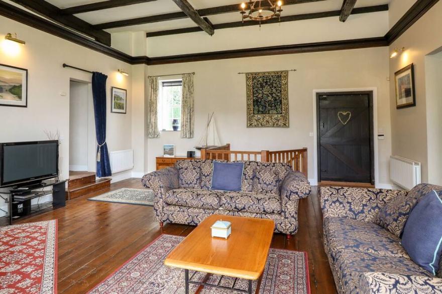 HOW END, family friendly, character holiday cottage in Braithwaite