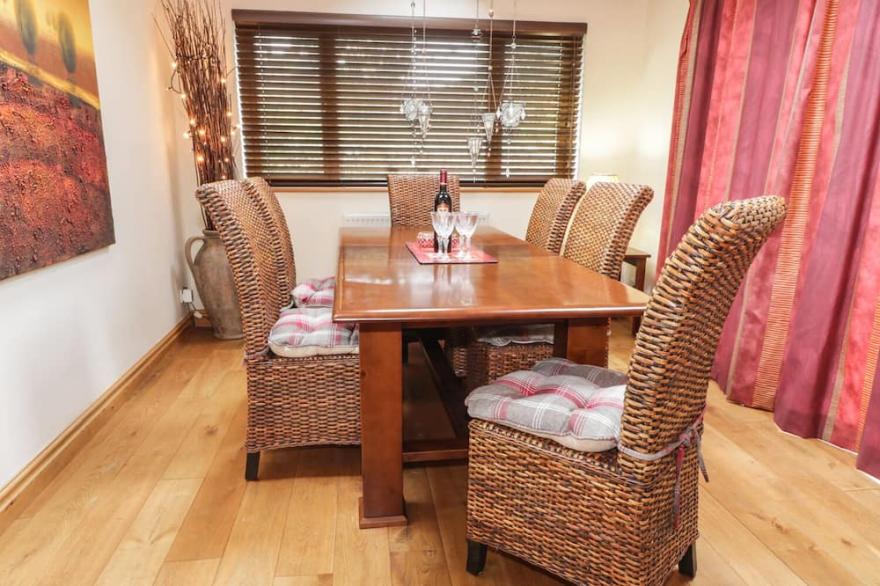 LYNTON HOUSE, family friendly, with a garden in Drybrook