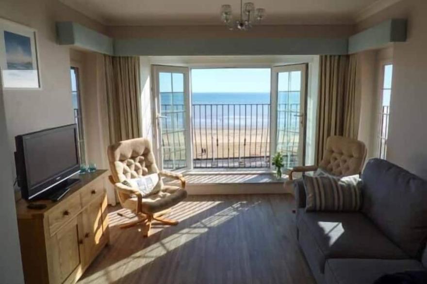 SANDY SHORE, family friendly, country holiday cottage in Bridlington