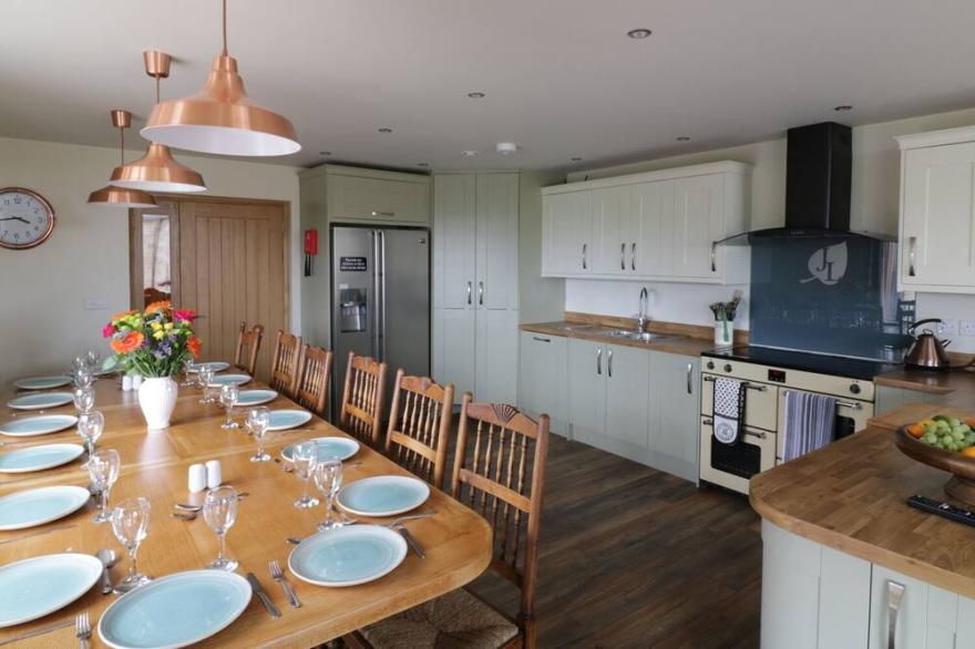 JACOB'S LODGE, family friendly, luxury holiday cottage in Eggleston
