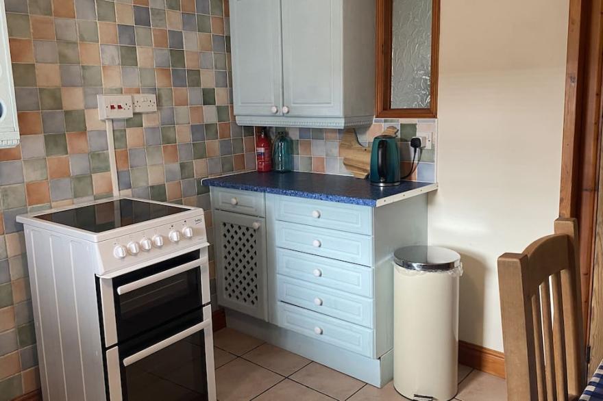 LION COTTAGE, family friendly, with a garden in Hinderwell