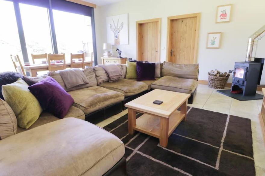 SILLY KNOTT, family friendly, luxury holiday cottage in Backbarrow