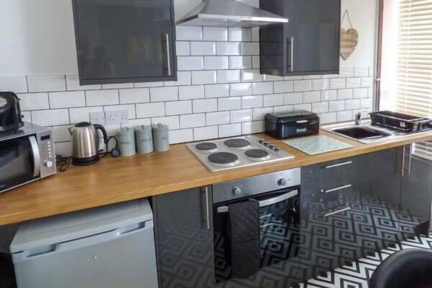 FLAT 2, country holiday cottage in Bridlington