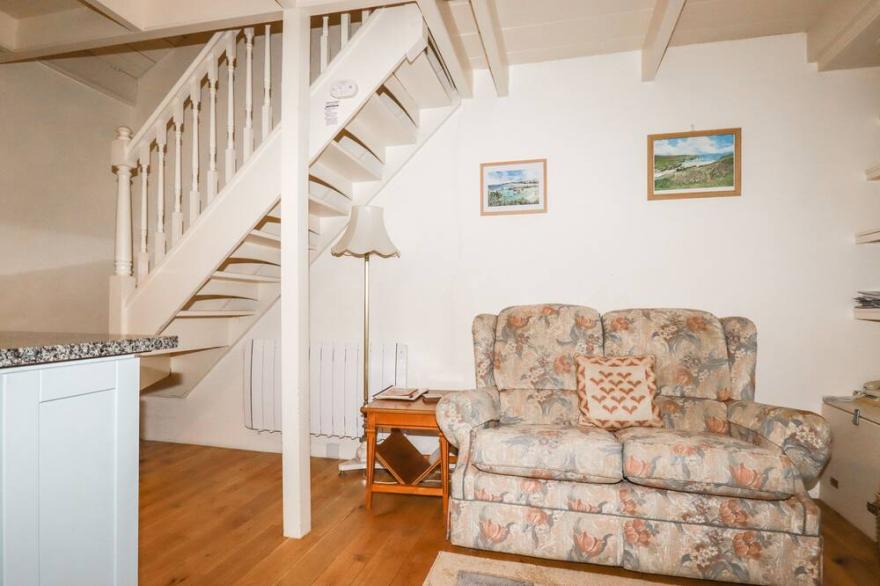 THE ARK COTTAGE, pet friendly, character holiday cottage in St Blazey