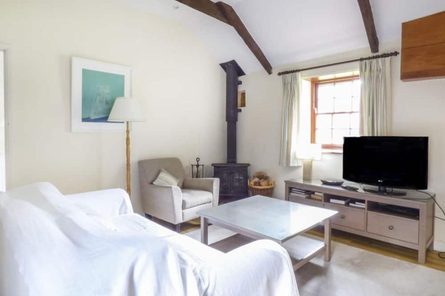 THE BULLSHED, family friendly, character holiday cottage in Marazion