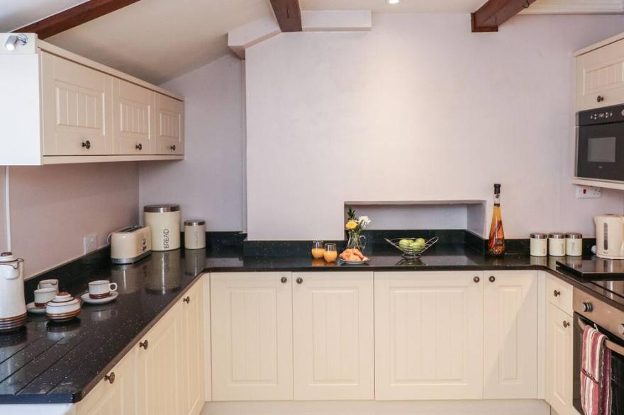 3 OLD POLICE STATION, pet friendly, with open fire in Dunster