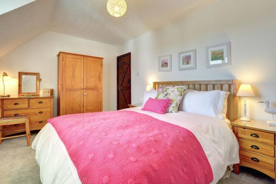Cowslip Cottage - Two Bedroom House, Sleeps 4