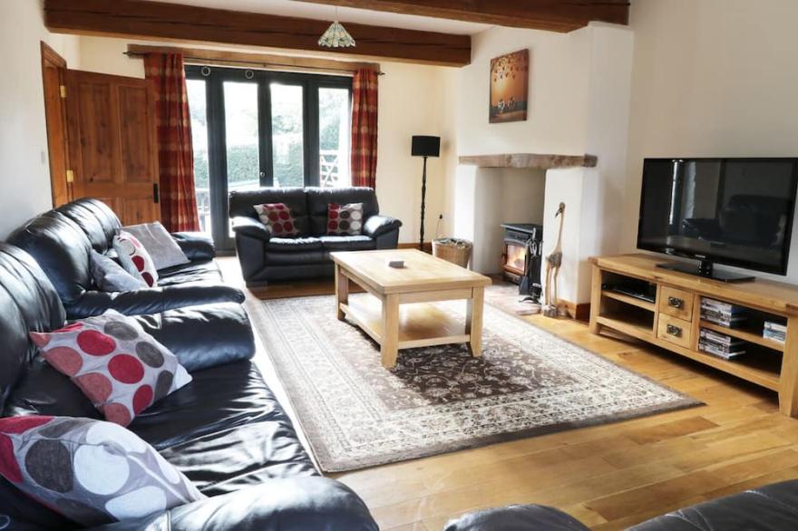 CARTHORSE COTTAGE, family friendly, with pool in Teignmouth