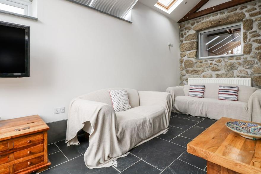 FORGE COTTAGE, family friendly, with open fire in Sennen