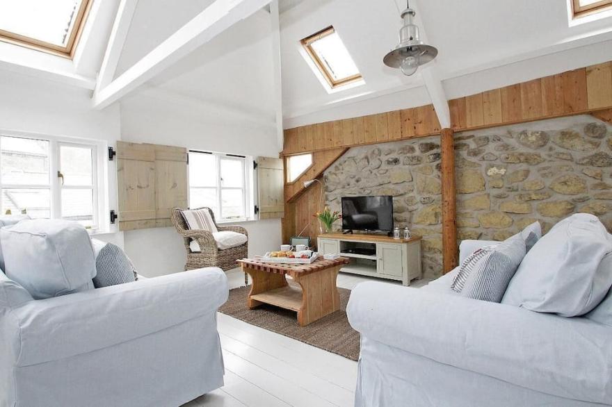 THE NET LOFT, family friendly, country holiday cottage in Mousehole