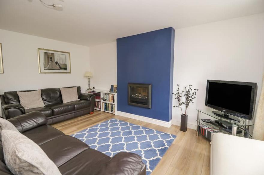 DERWENTWATER  APARTMENT, family friendly in Keswick
