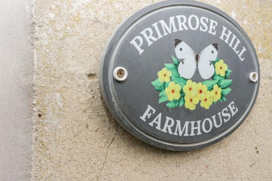 PRIMROSE HILL FARMHOUSE, pet friendly in Hutton-Le-Hole
