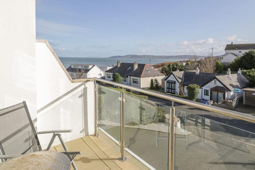 SEAVIEW, pet friendly, country holiday cottage in Benllech