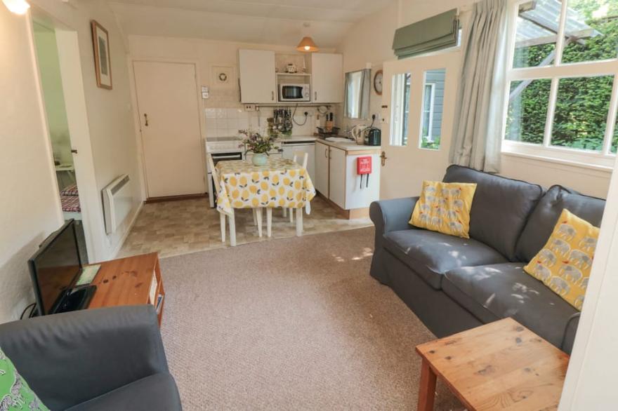 DAMSON CROFT, family friendly, with a garden in Lastingham