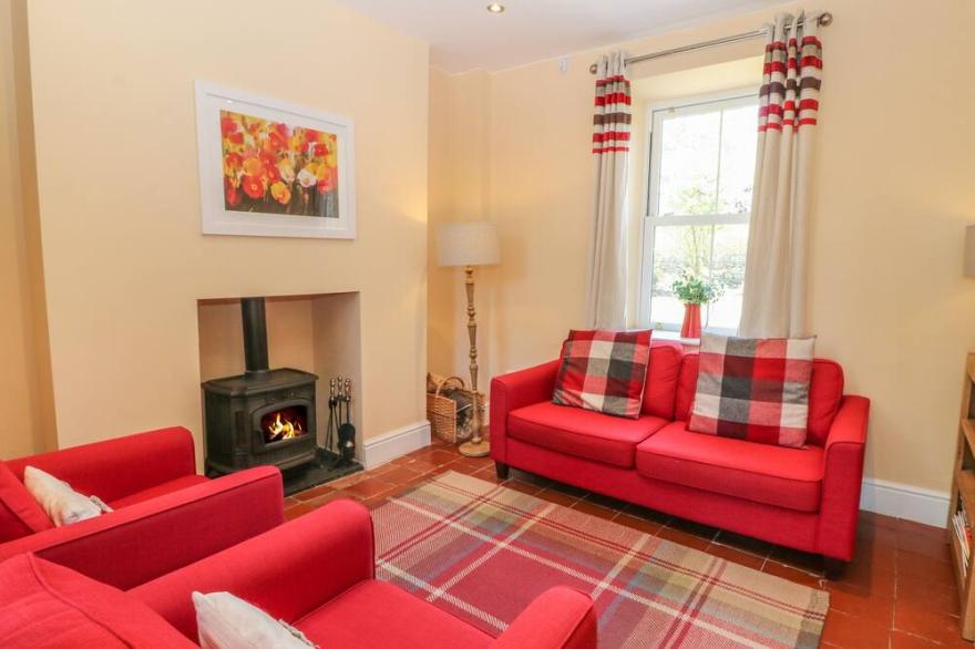 TYDDYN GORONWY, family friendly, luxury holiday cottage in Talybont