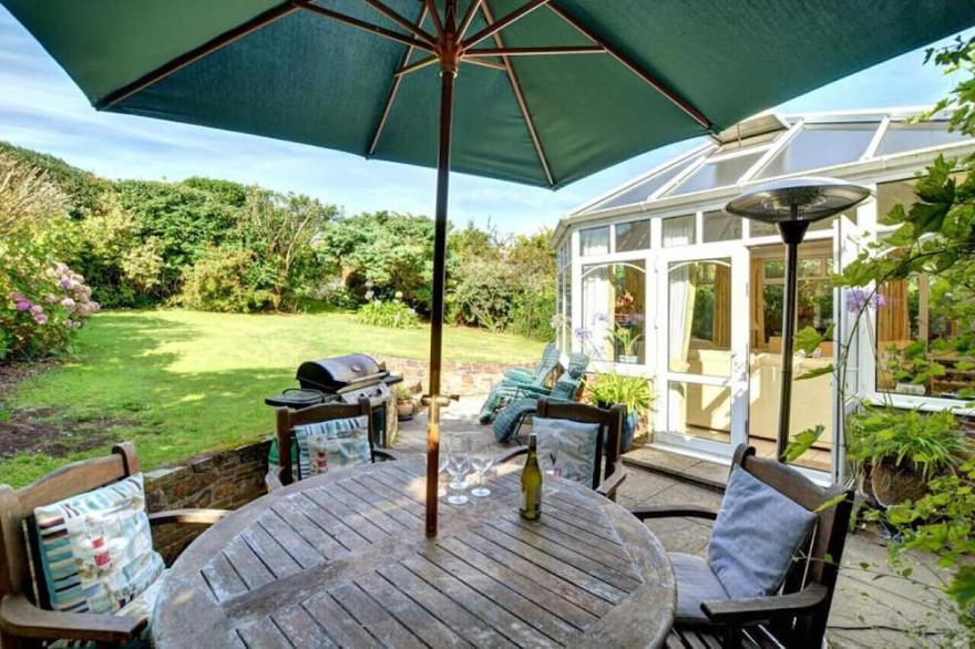 Trevean - Three Bedroom House, Sleeps 6