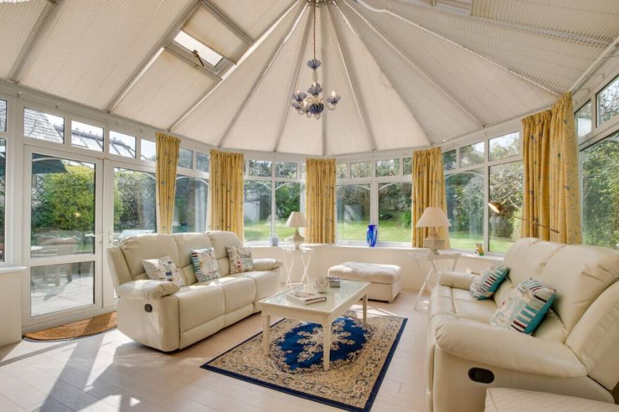 Trevean - Three Bedroom House, Sleeps 6