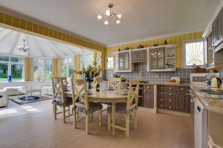 Trevean - Three Bedroom House, Sleeps 6