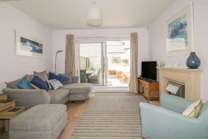 5 OCEAN HEIGHTS, pet friendly, country holiday cottage in Newquay