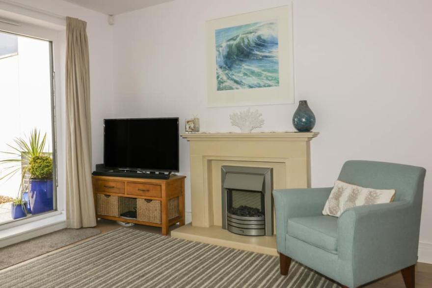 5 OCEAN HEIGHTS, pet friendly, country holiday cottage in Newquay
