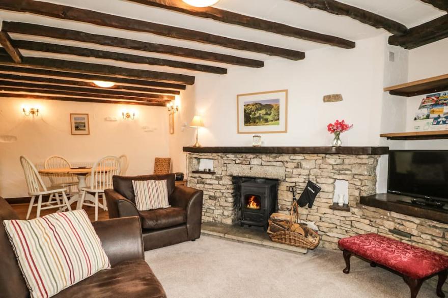 THE ORCHARD, family friendly, character holiday cottage in Levens