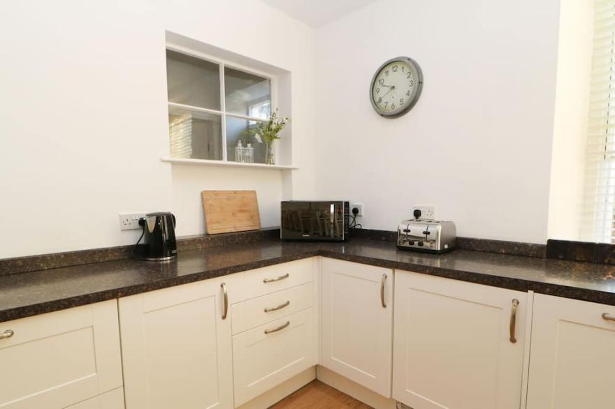 PROSPECT HOUSE, pet friendly, character holiday cottage in Rookhope